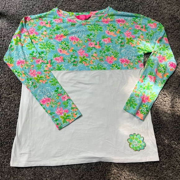 Lilly Pulitzer x Disney Parks Finn Top Mickey Minnie Mouse Sz M Green Pink EUC - Picture 1 of 3